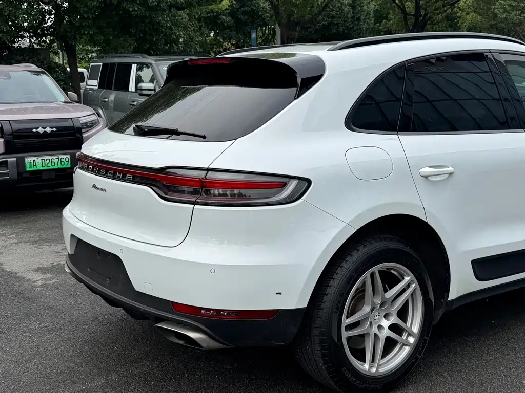 Porsche Macan 2019 — фото 26