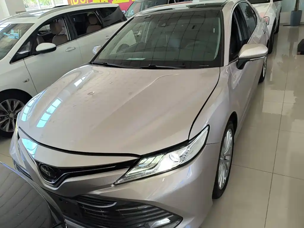 Toyota Camry 2018 — фото 3