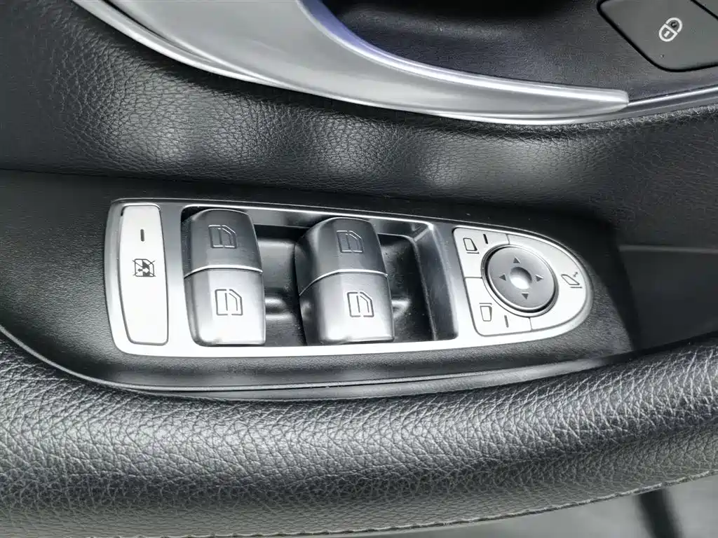 Mercedes-Benz E-Class 2018 — фото 9