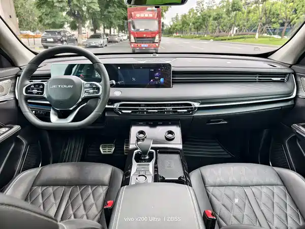 Jetour X70 PLUS 2023