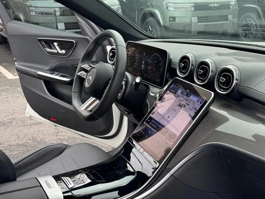 Mercedes-Benz C-Class 2023 — фото 15