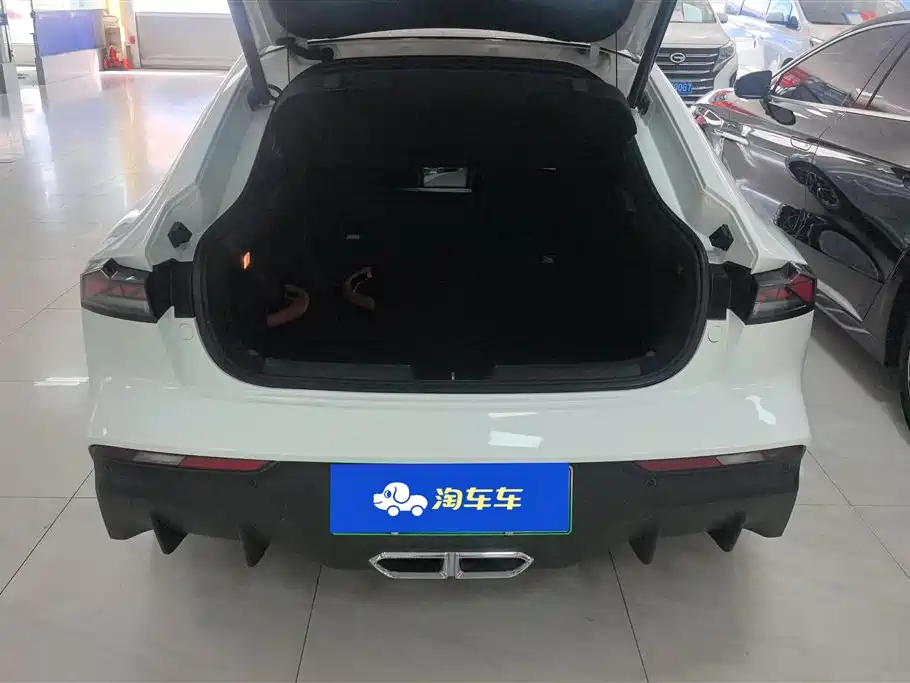 Changan UNI-V iDD 2025 — фото 4