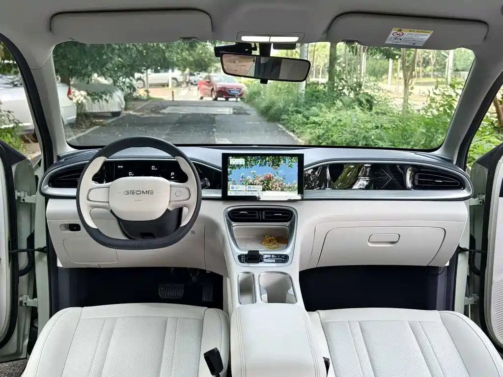 Geely Galaxy Starwish 2025 — фото 11