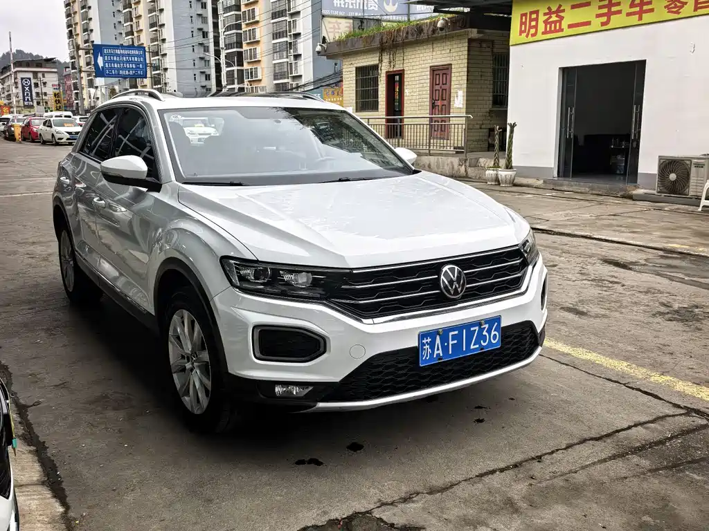 Volkswagen T-Roc 2023 — фото 2