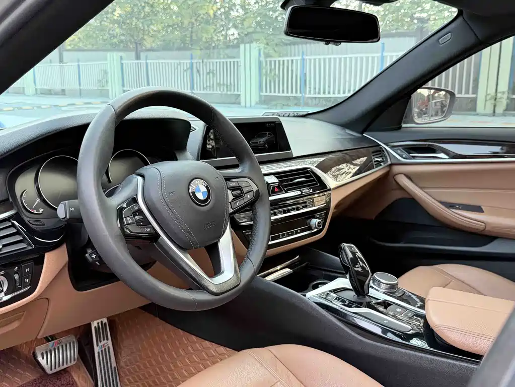 BMW 5 Series 2017 — фото 4
