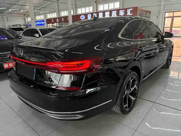 Volkswagen Passat 2022
