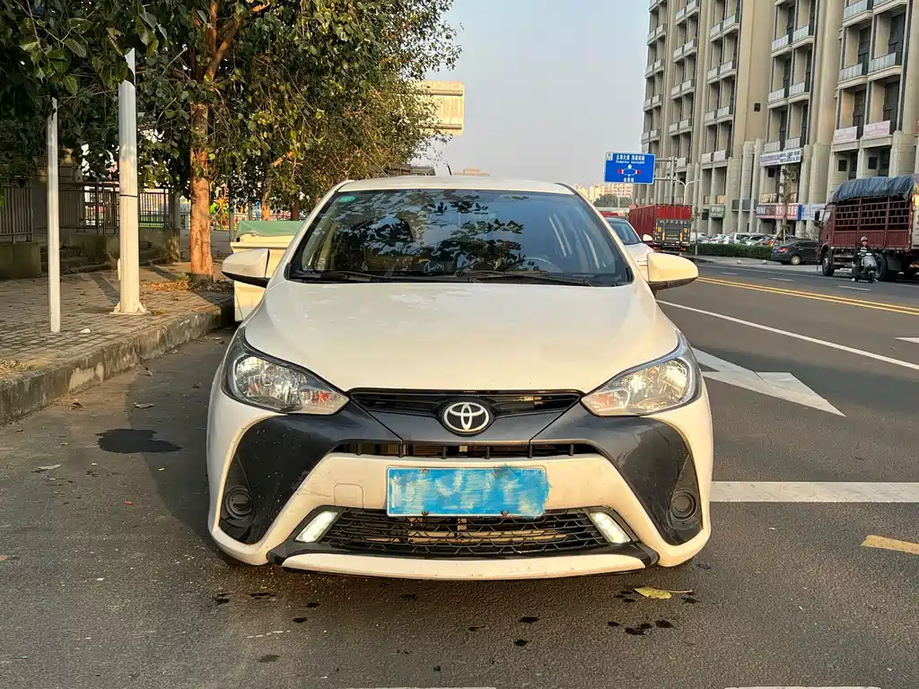 Toyota Yaris L 2020 — фото 2