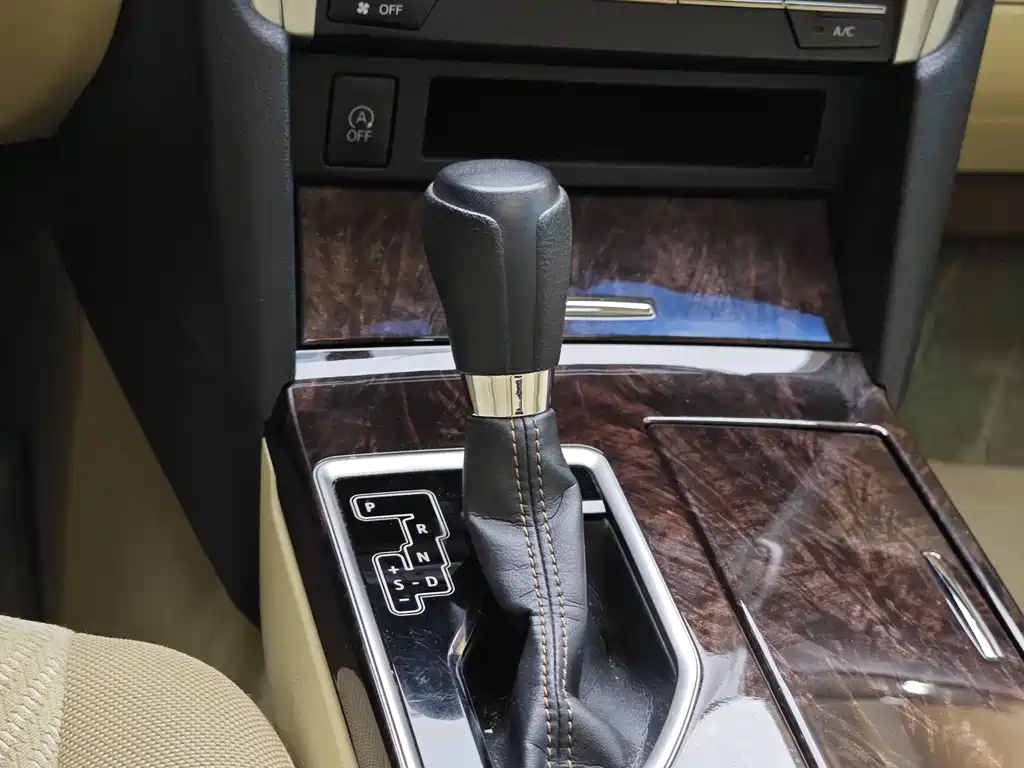 Toyota Camry 2016 — фото 18