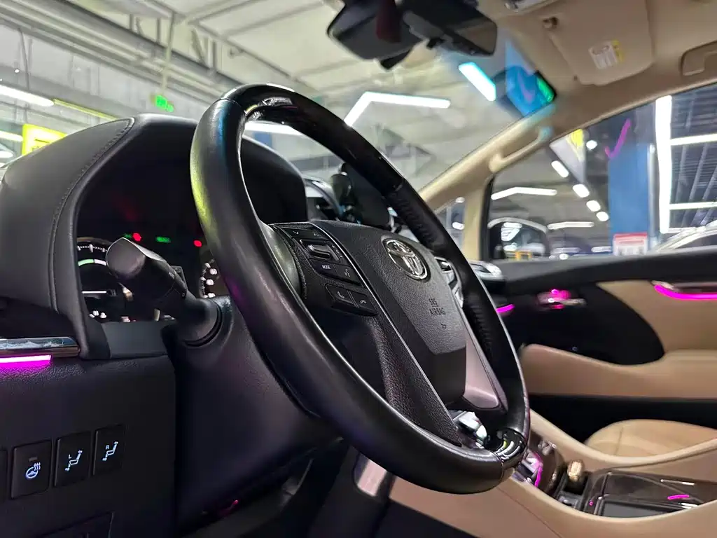 Toyota Alphard 2020 — фото 8