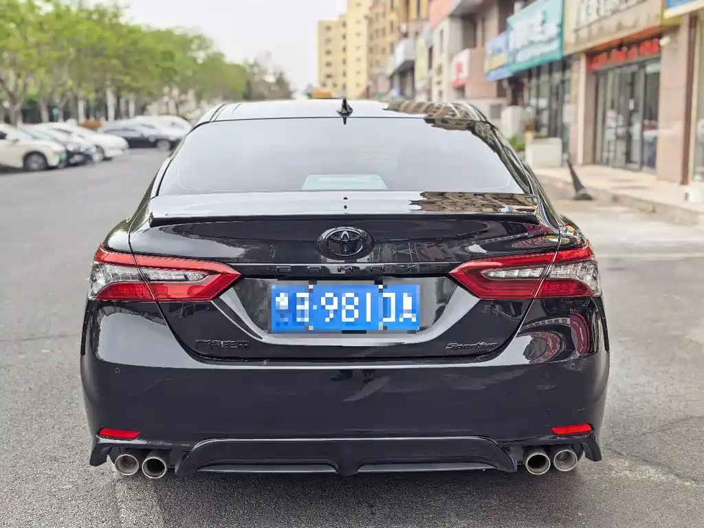 Toyota Camry 2023 — фото 9