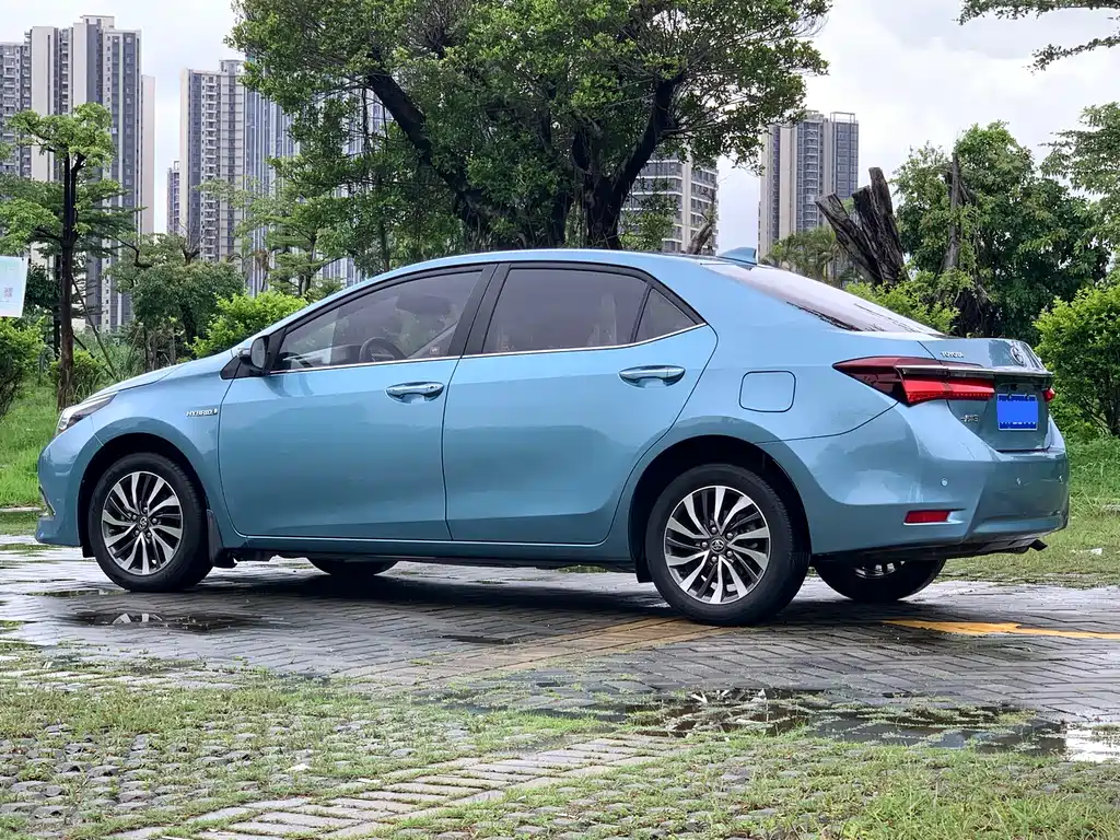 Toyota Corolla 2018 — фото 4