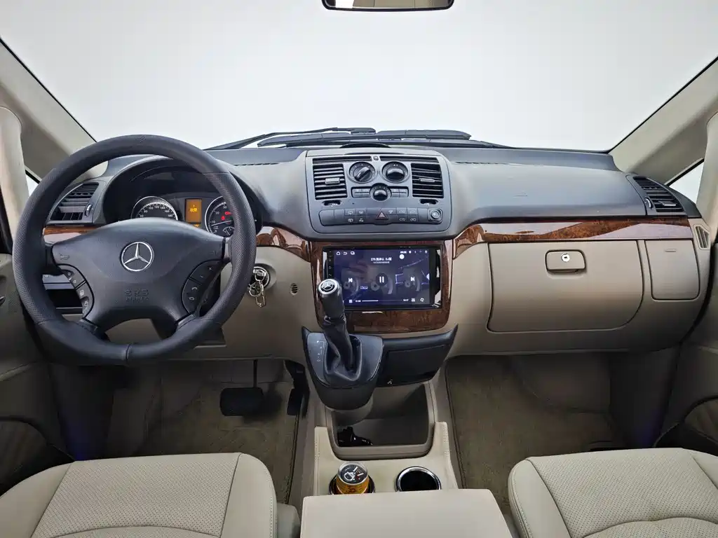 Mercedes-Benz Viano 2015 — фото 16