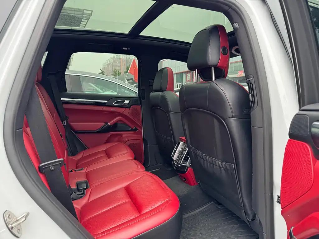 Porsche Cayenne 2015 — фото 15