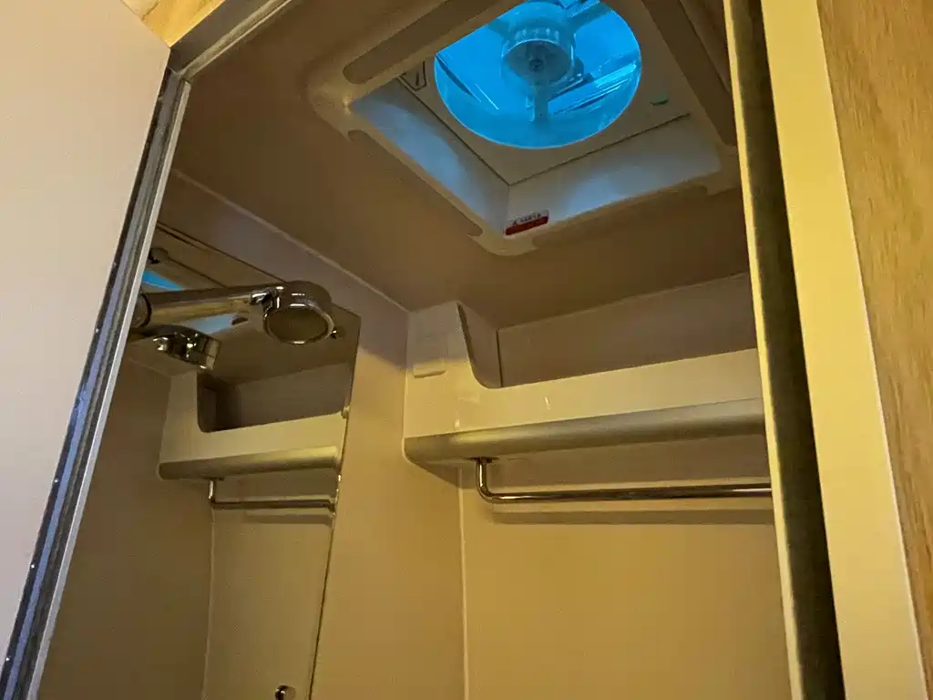 Maxus V90 RV 2022 — фото 20