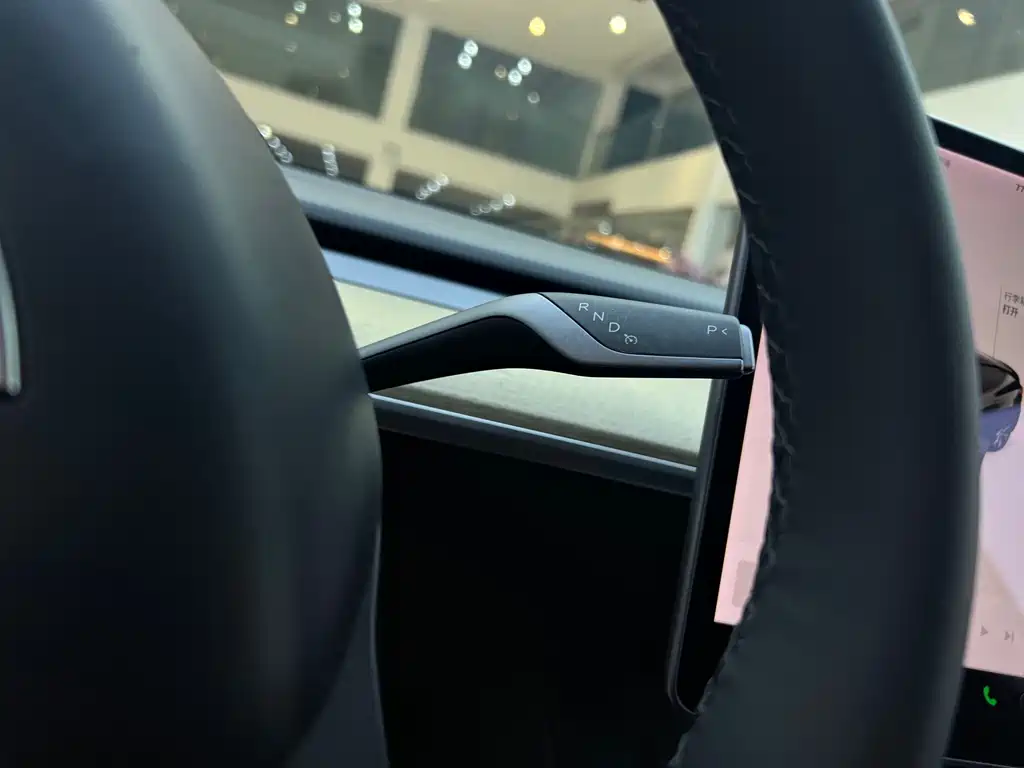 Tesla Model Y 2021 — фото 11