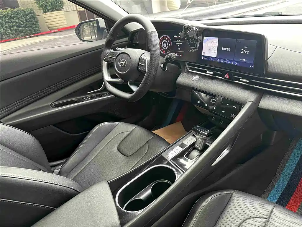 Hyundai Elantra 2021 — фото 21