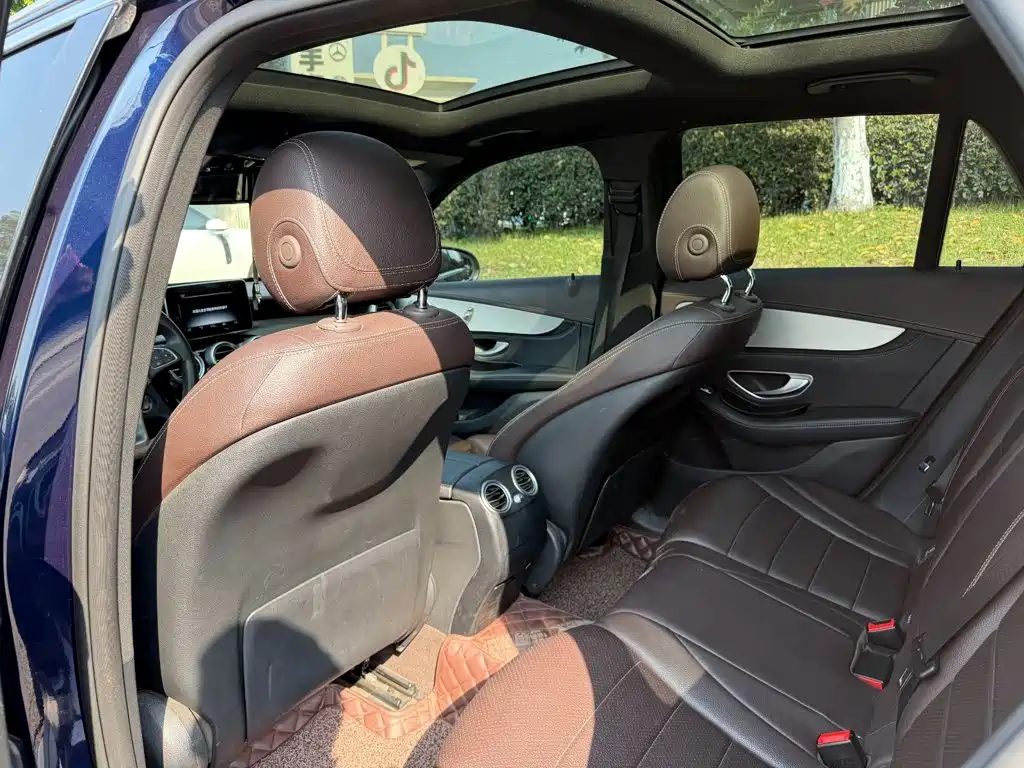 Mercedes-Benz GLC 2017 — фото 11