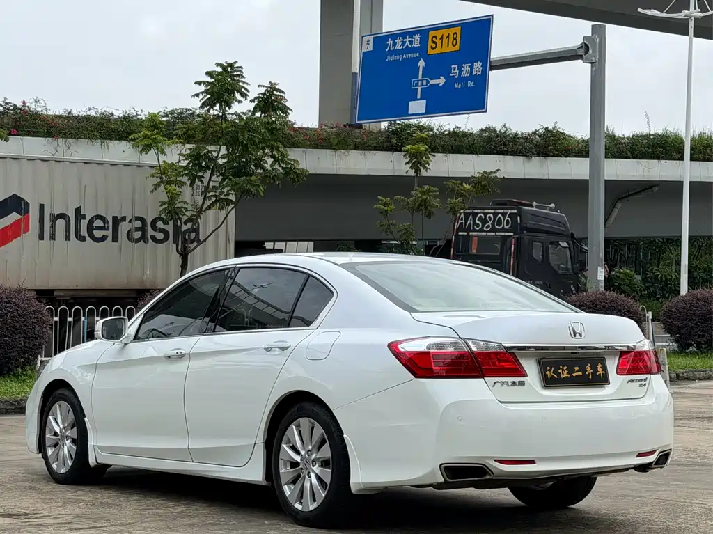 Honda Accord 2015 — фото 4