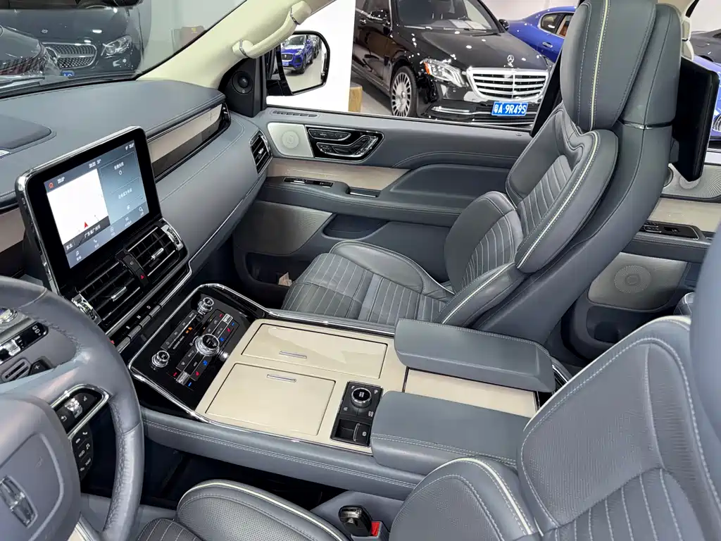 Lincoln Navigator 2019 — фото 9