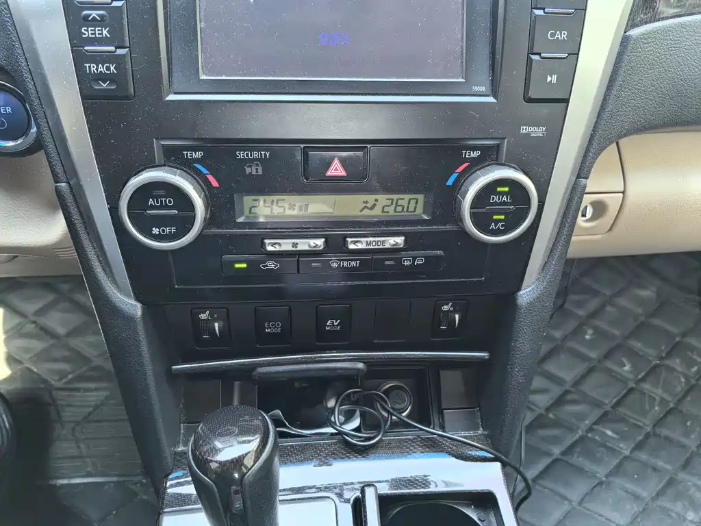 Toyota Camry 2014 — фото 22