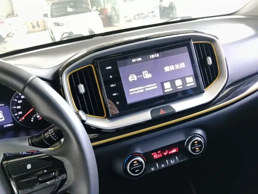Kia KX1 2020 — фото 13