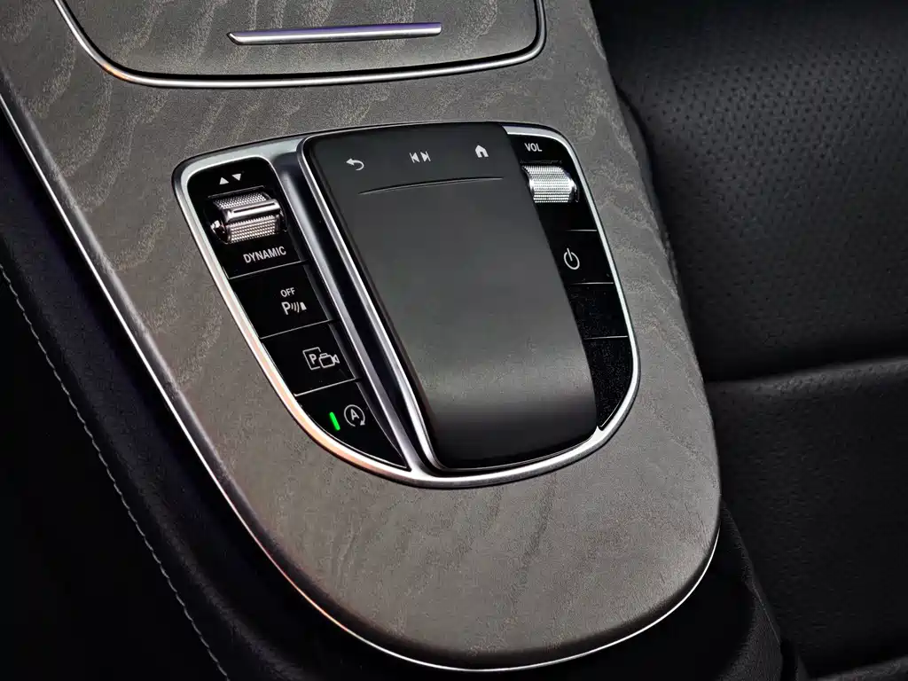 Mercedes-Benz E-Class 2022 — фото 13