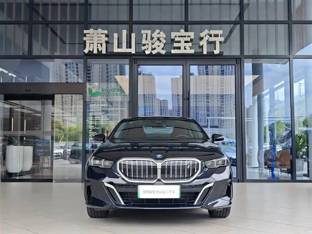 BMW i5 2025 — фото 2