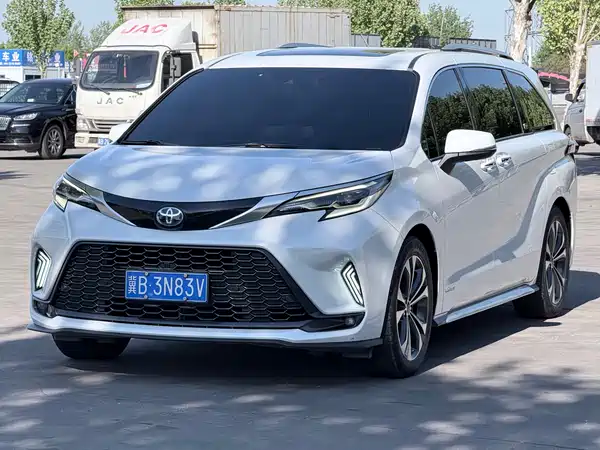 Toyota Granvia 2023