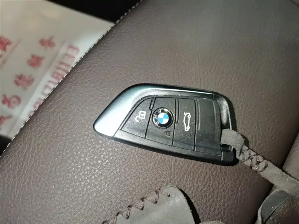 BMW X1 New Energy 2020 — фото 9