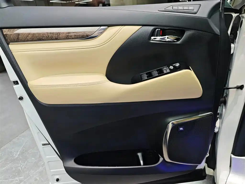 Toyota Alphard 2021 — фото 5
