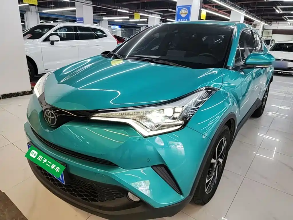 Toyota C-HR 2019 — фото 1