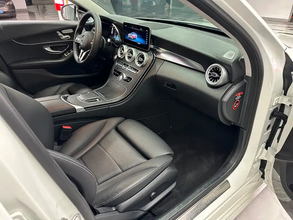 Mercedes-Benz C-Class 2020 — фото 14