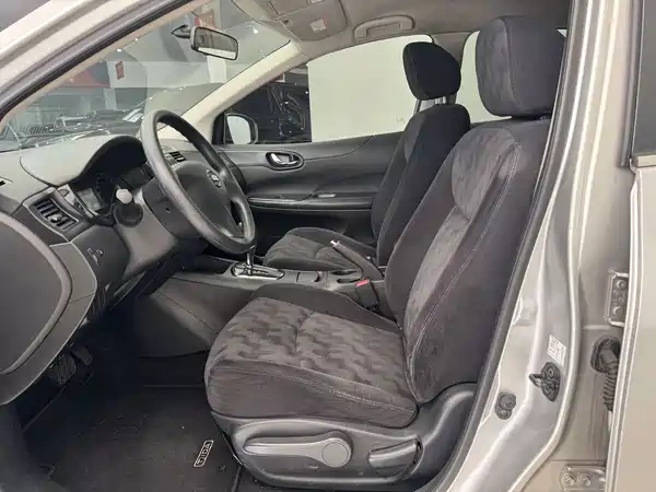 Nissan Tiida 2011