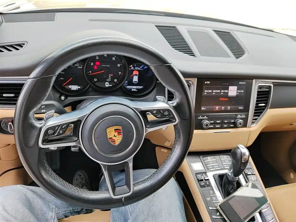 Porsche Macan 2017 — фото 10
