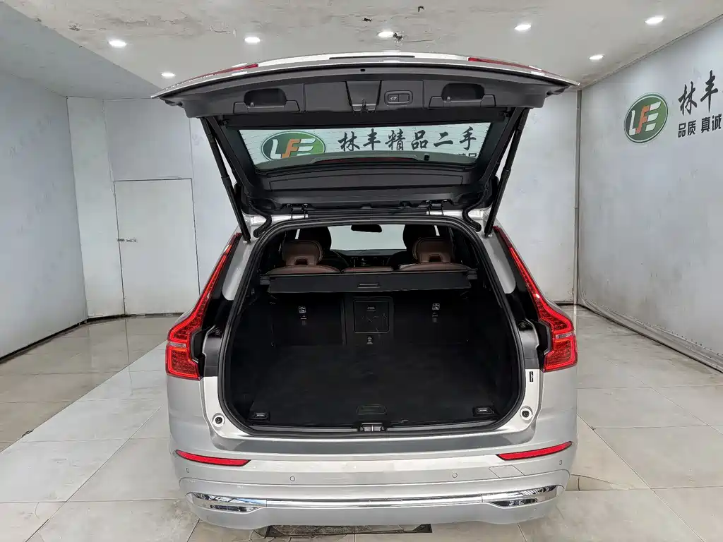 Volvo XC60 2025 — фото 26
