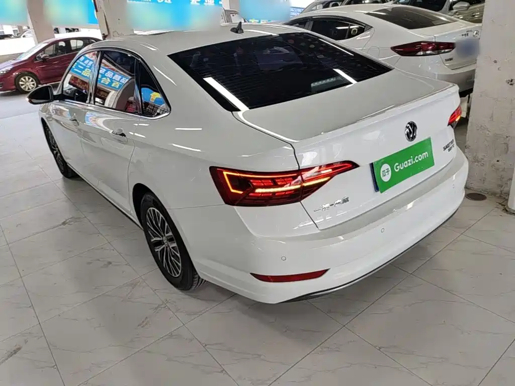 Volkswagen Sagitar 2021