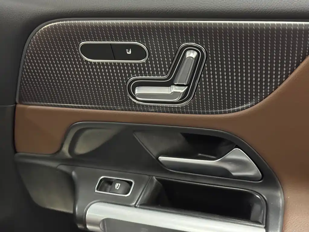 Mercedes-Benz GLB 2023 — фото 14