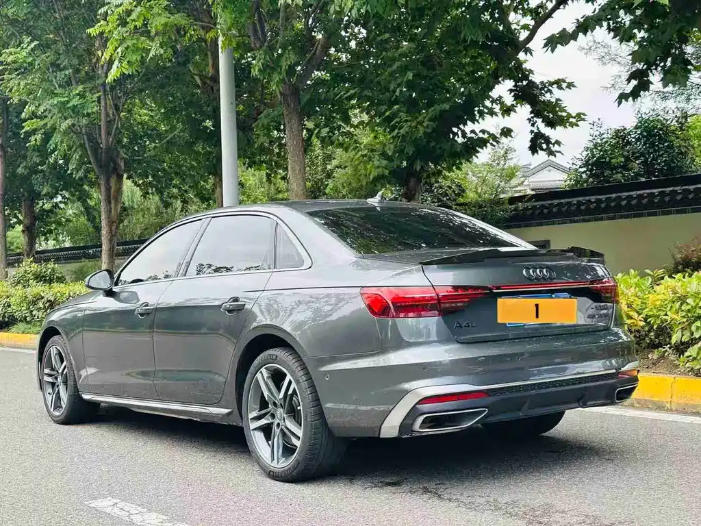 Audi A4L 2021