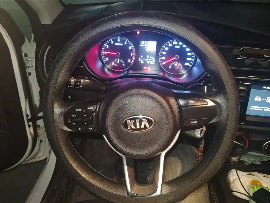Kia K2 2018 — фото 15