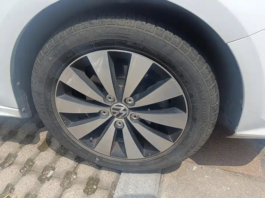 Volkswagen Sagitar 2019