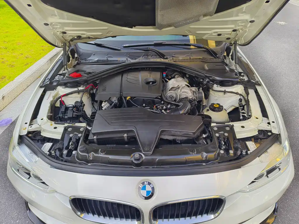 BMW 3 Series 2014 — фото 11