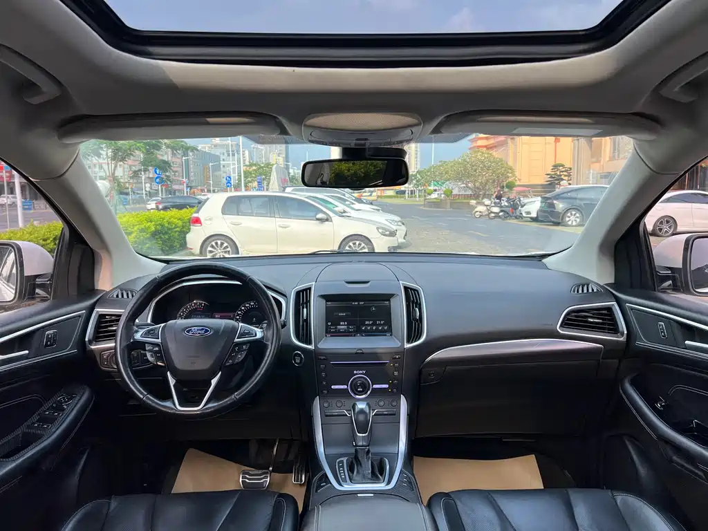 Ford Edge 2017 — фото 18