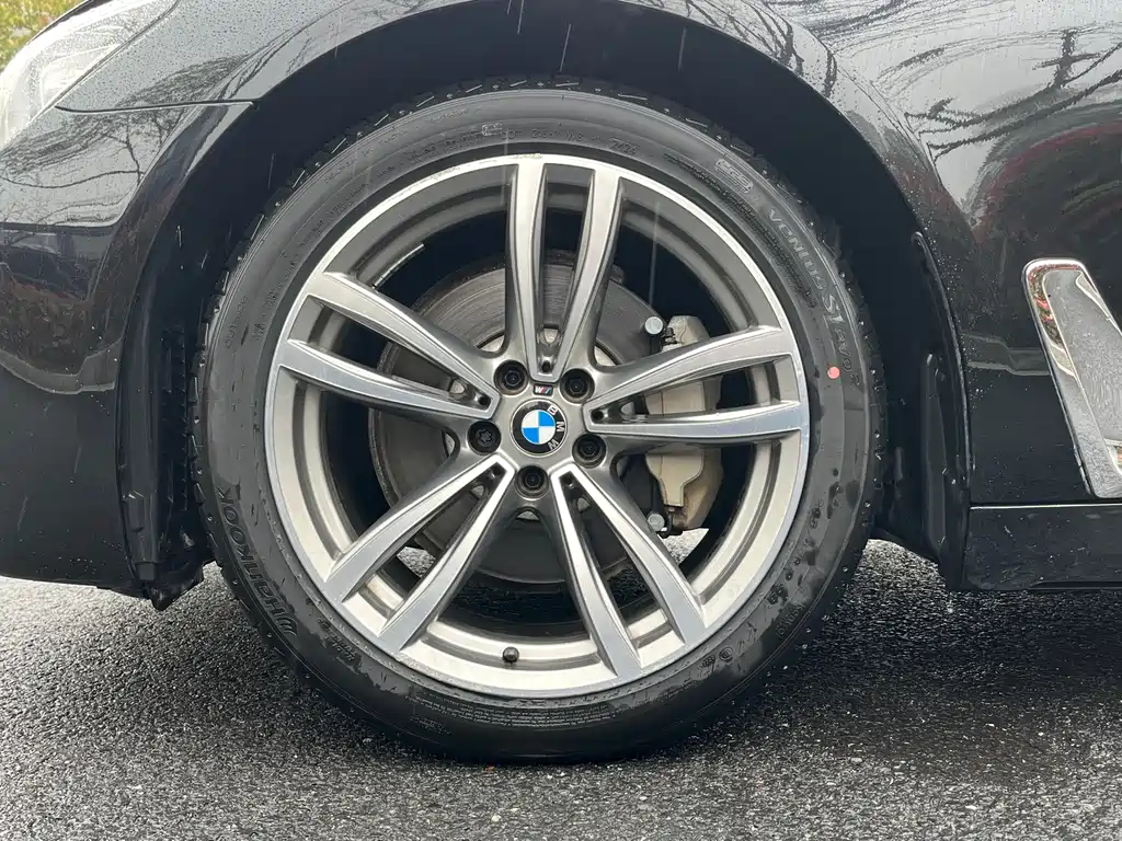 BMW 7 Series 2018 — фото 17