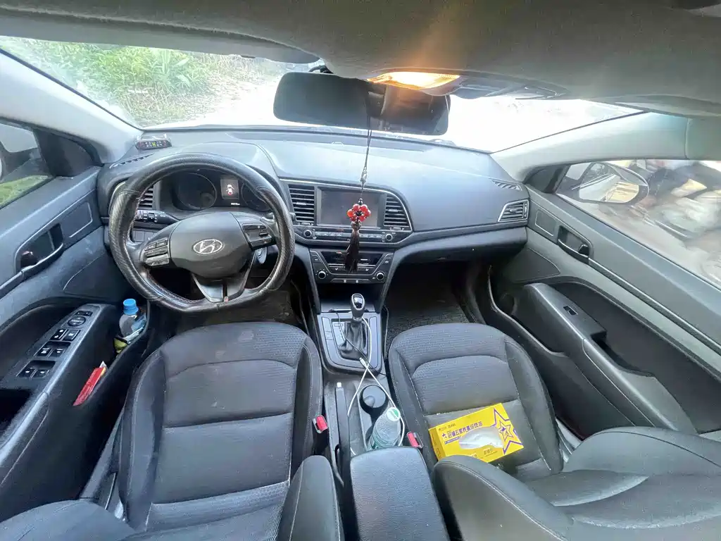 Hyundai Elantra 2018 — фото 3