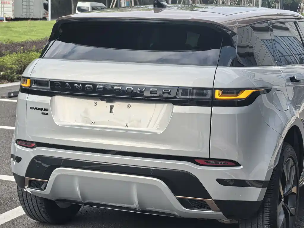 Land Rover Evoque 2024 — фото 9