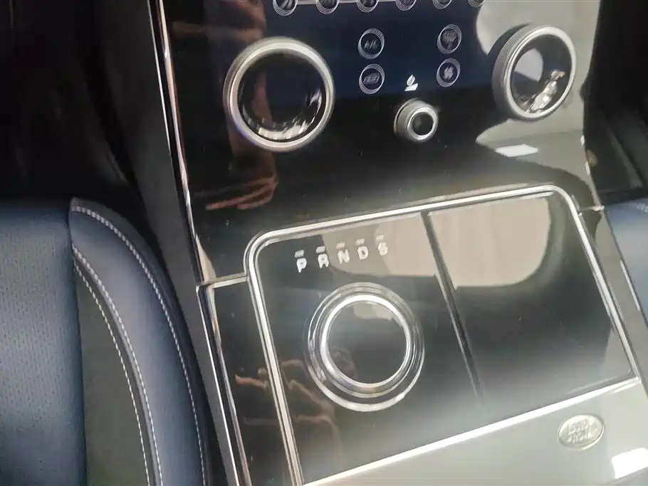 Land Rover Velar 2021 — фото 16
