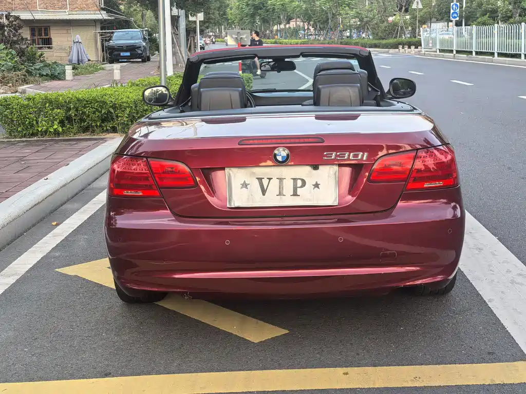 BMW 3 Series 2011