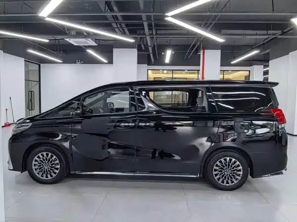 Lexus LM 2020