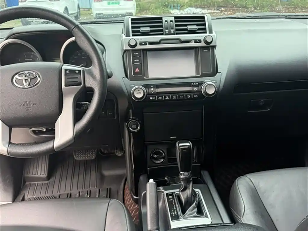Toyota Prado 2017 — фото 13