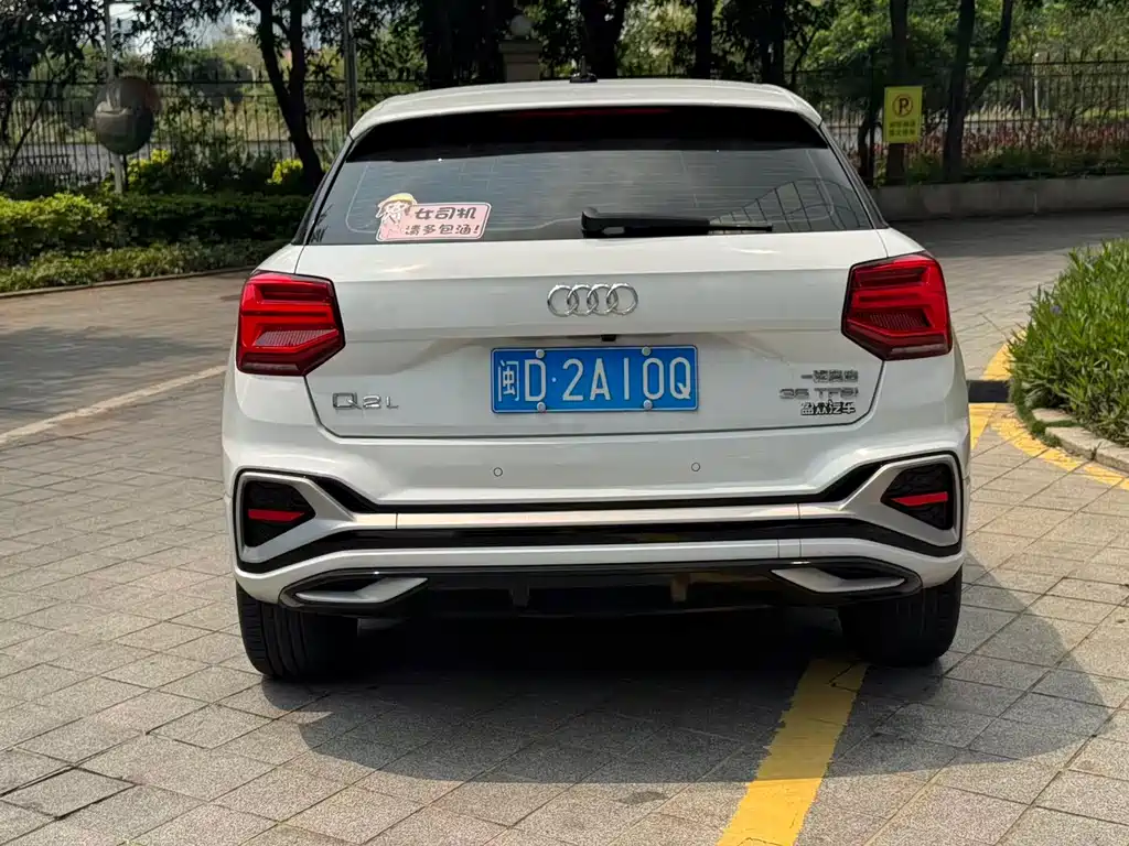 Audi Q2L 2023 — фото 5